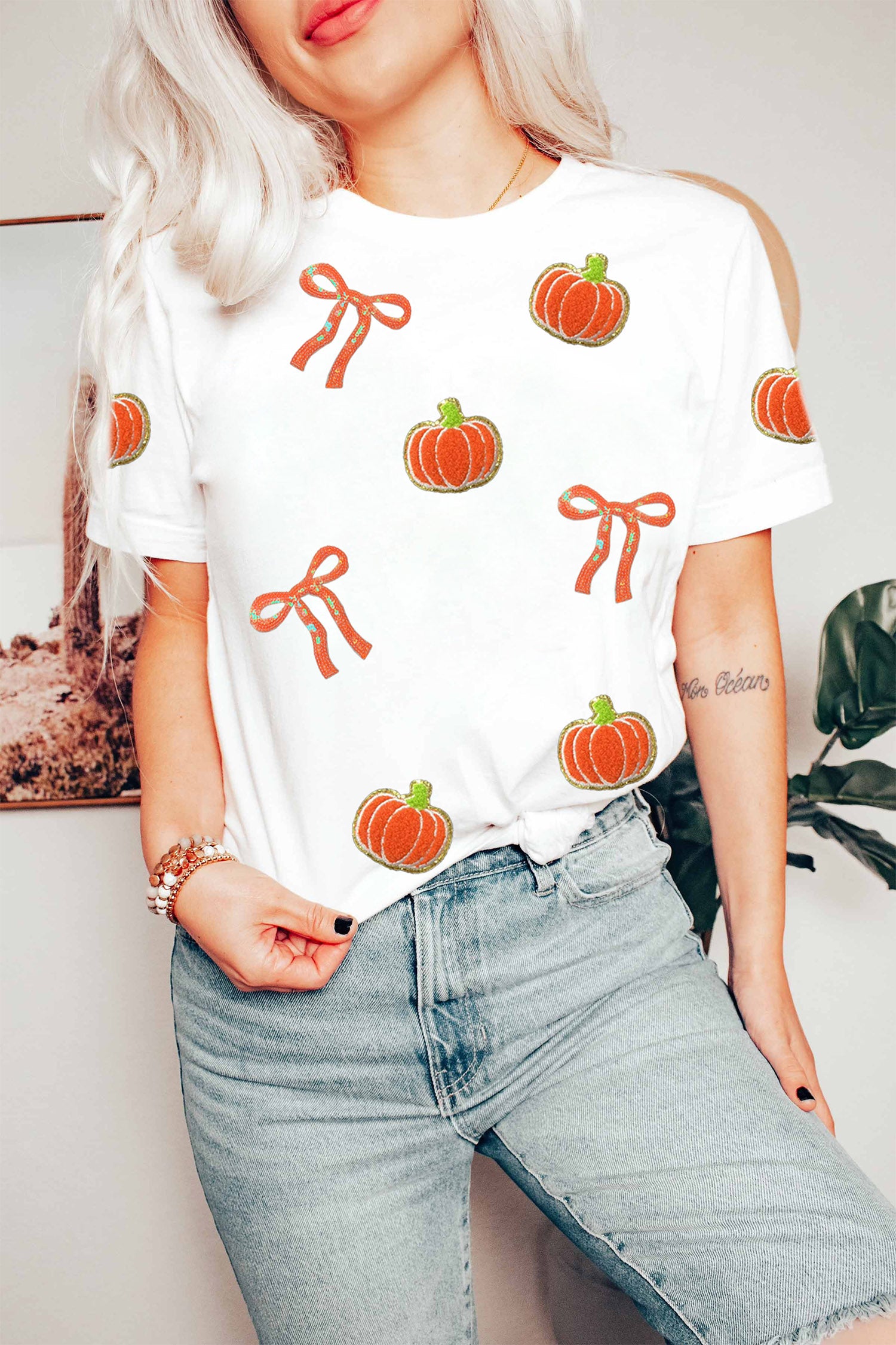 White Sequin Chenille Pumpkin Bow Pattern Casual Short T Shirt - Aaria Tees Aaria Tees