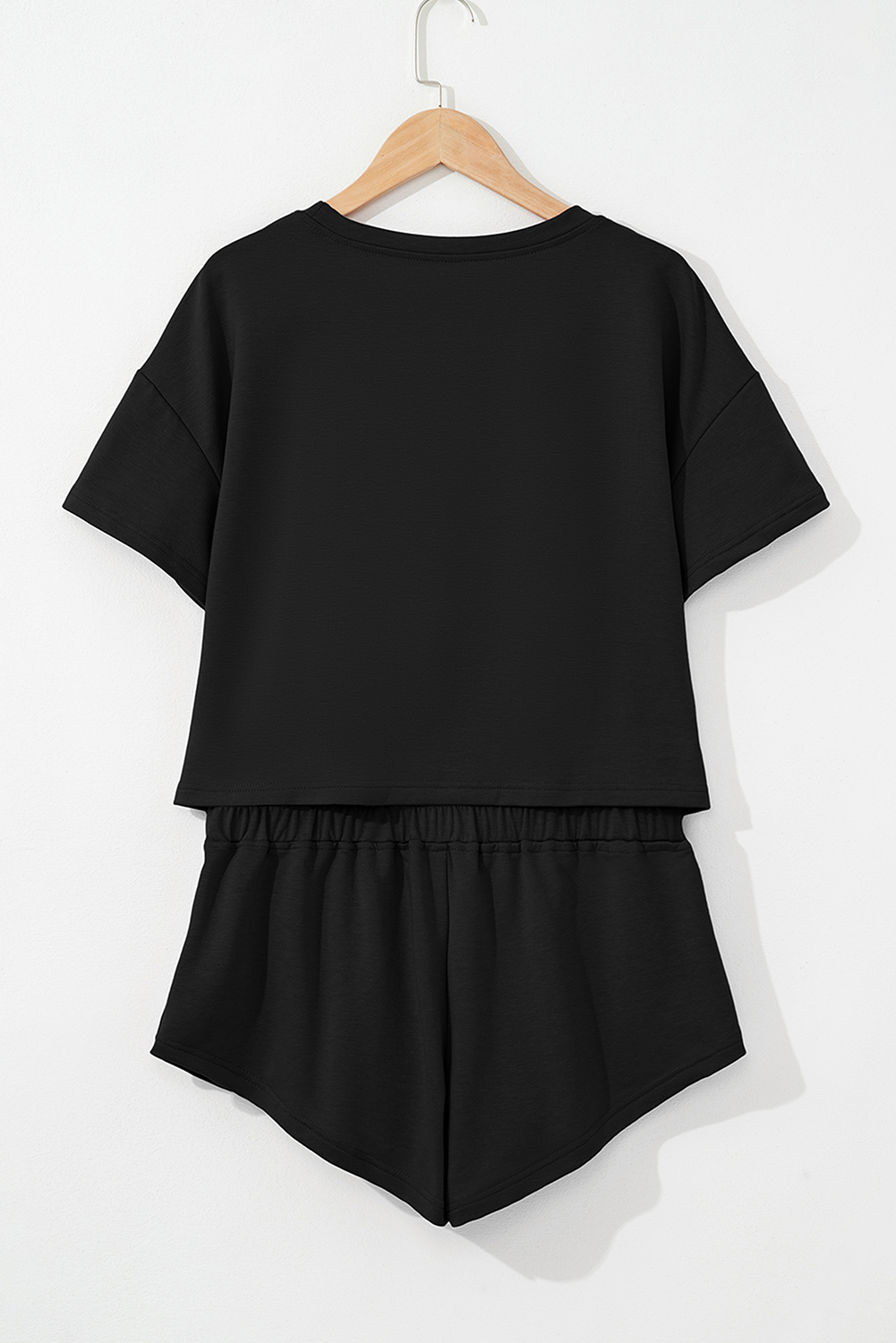  Aaria Tees