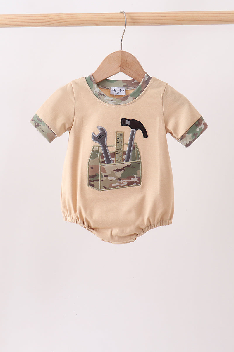  Aaria Tees