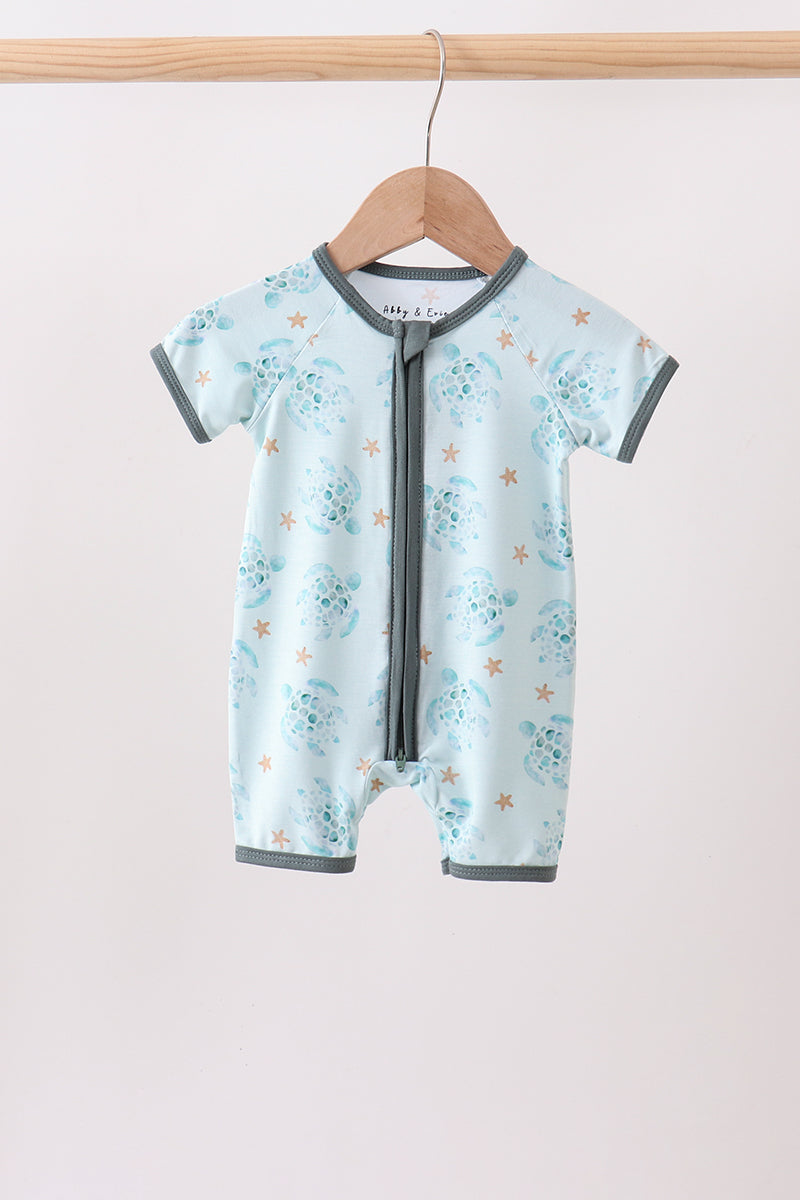  Aaria Tees