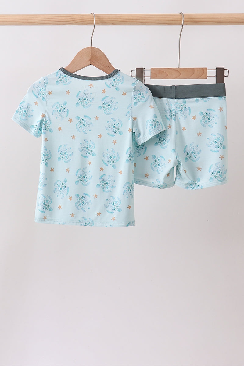  Aaria Tees