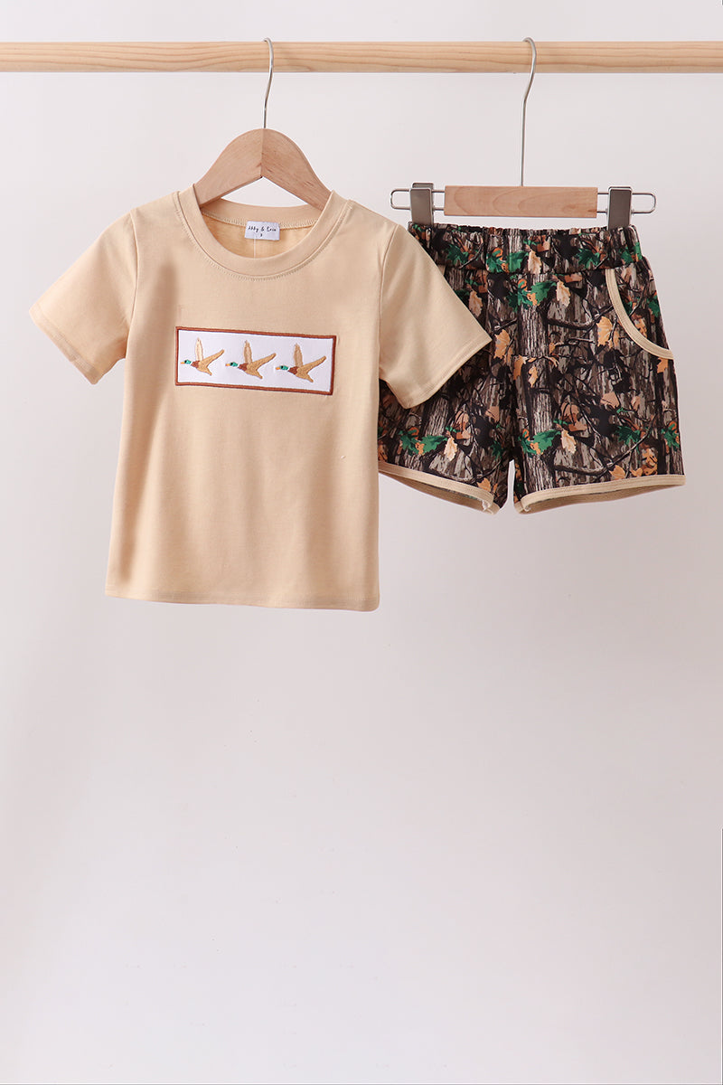  Aaria Tees