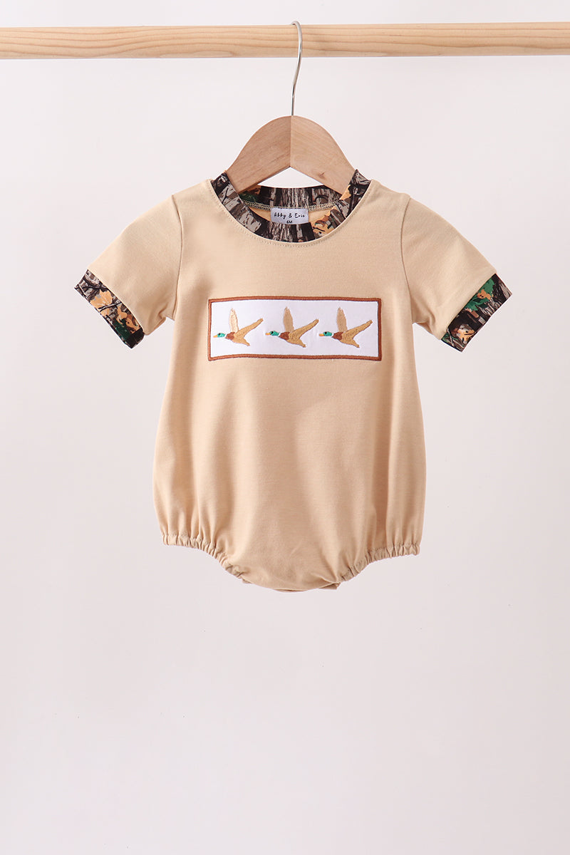 Aaria Tees