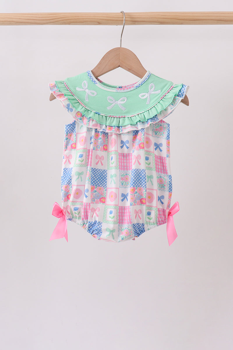  Aaria Tees