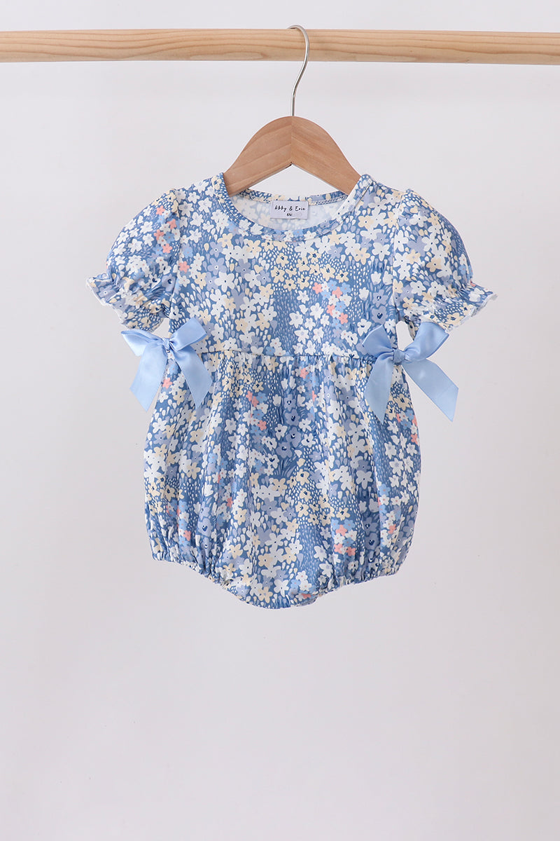  Aaria Tees