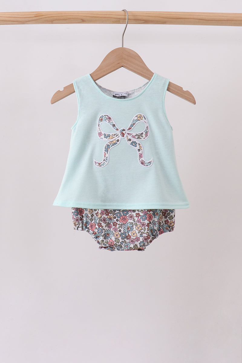  Aaria Tees