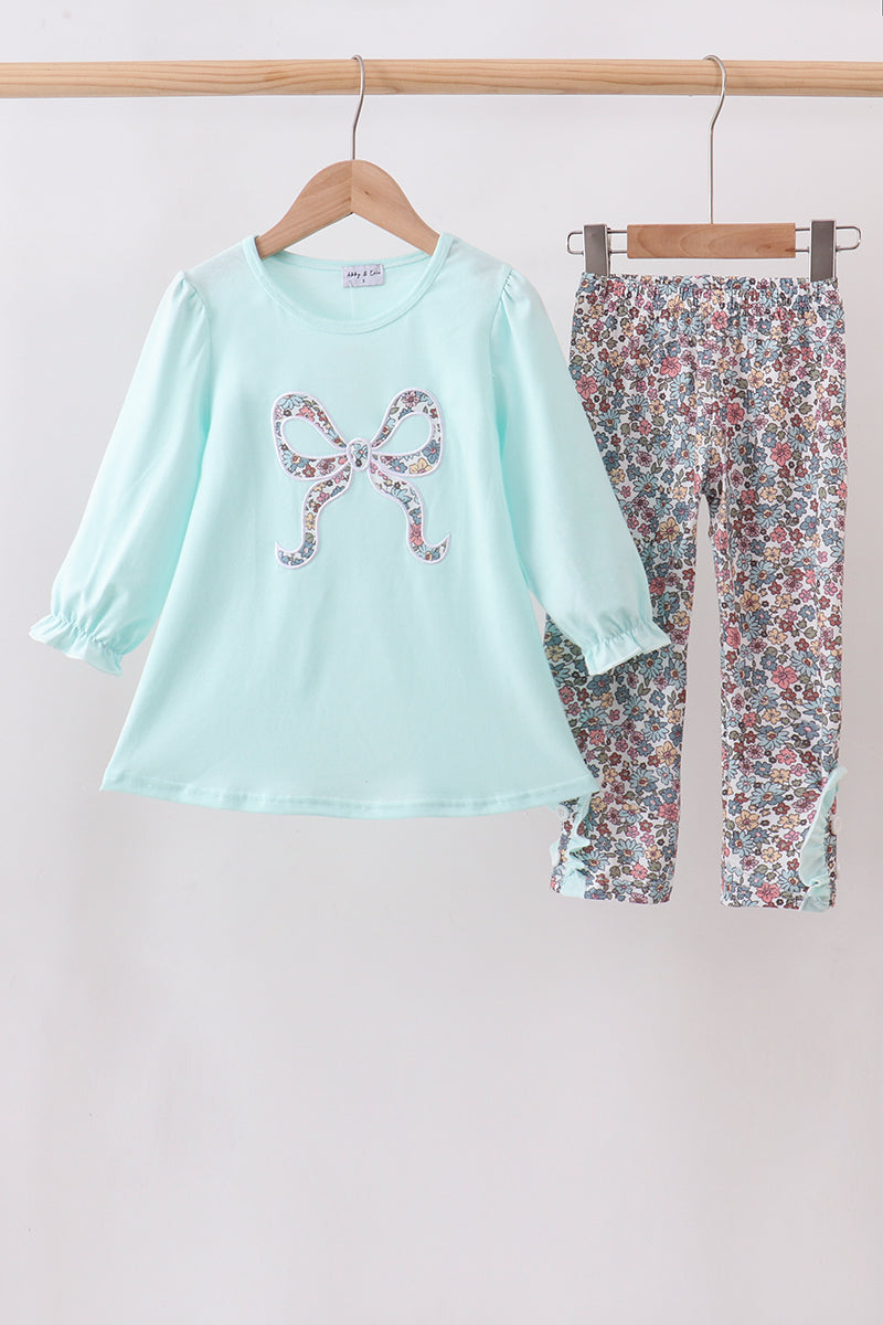  Aaria Tees