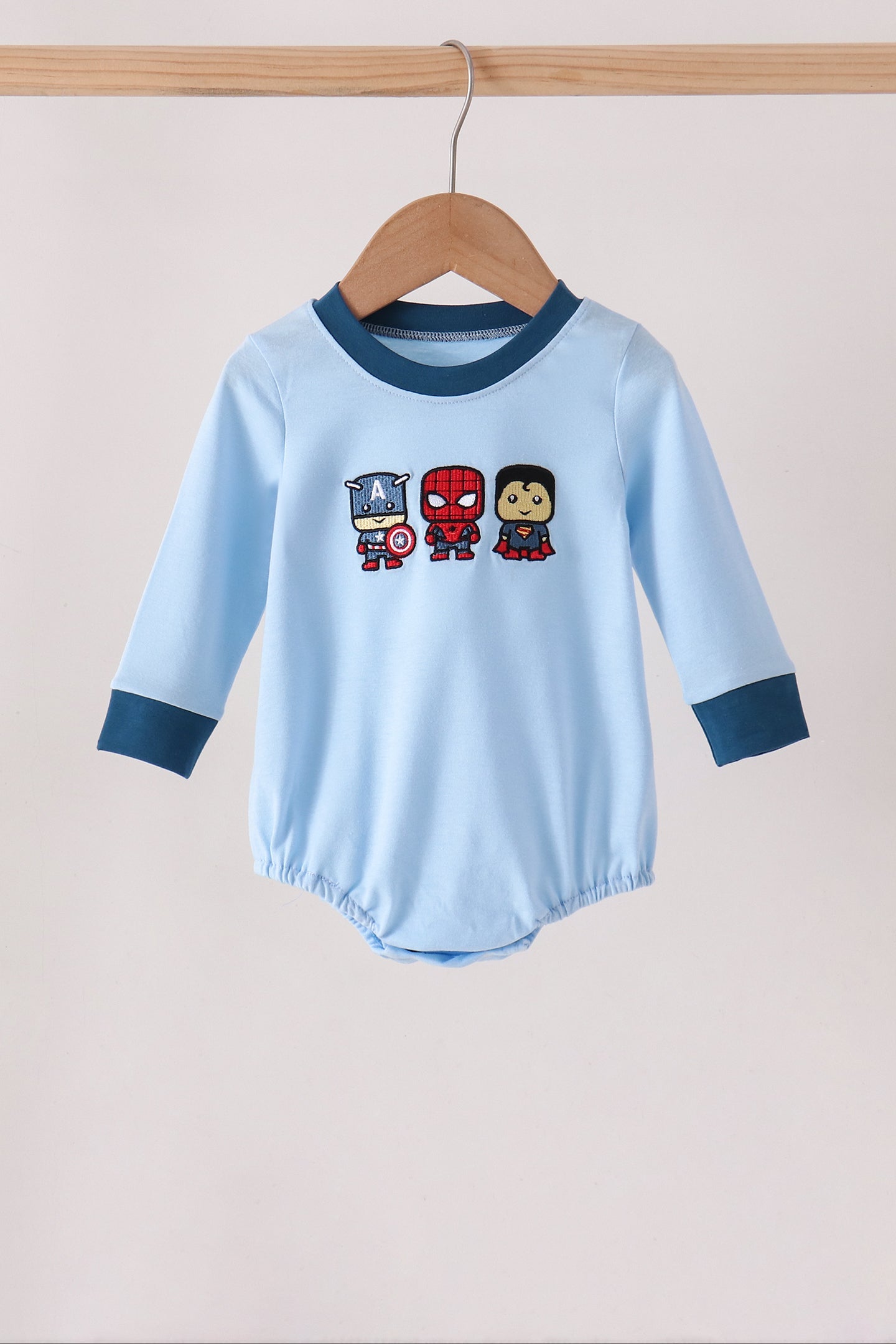  Aaria Tees