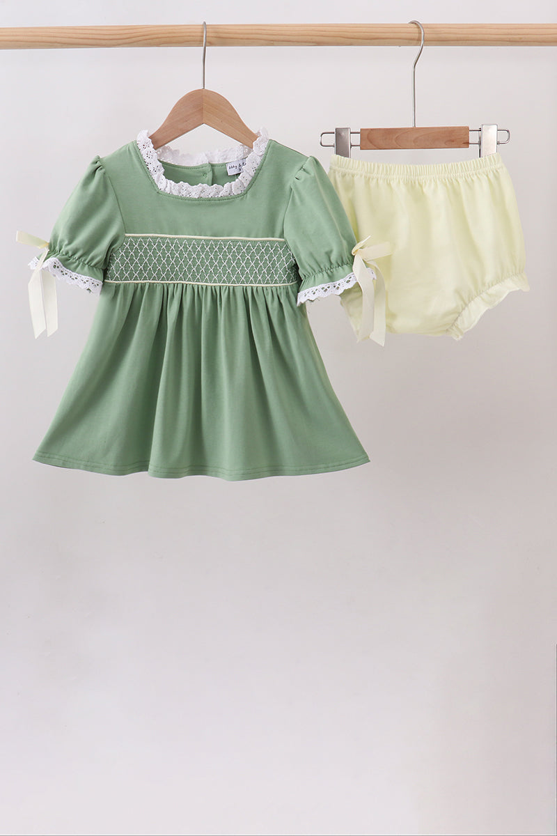  Aaria Tees