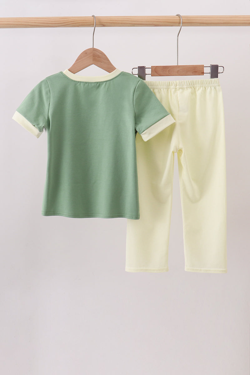  Aaria Tees