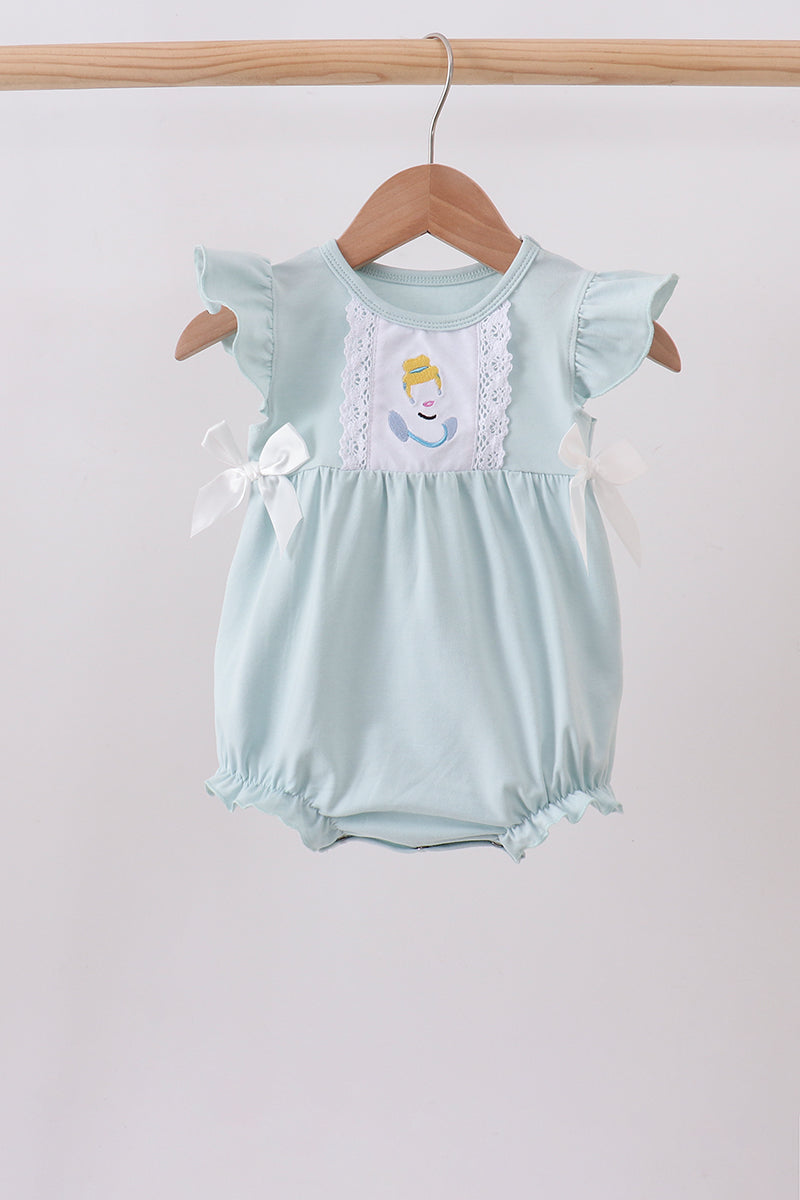  Aaria Tees