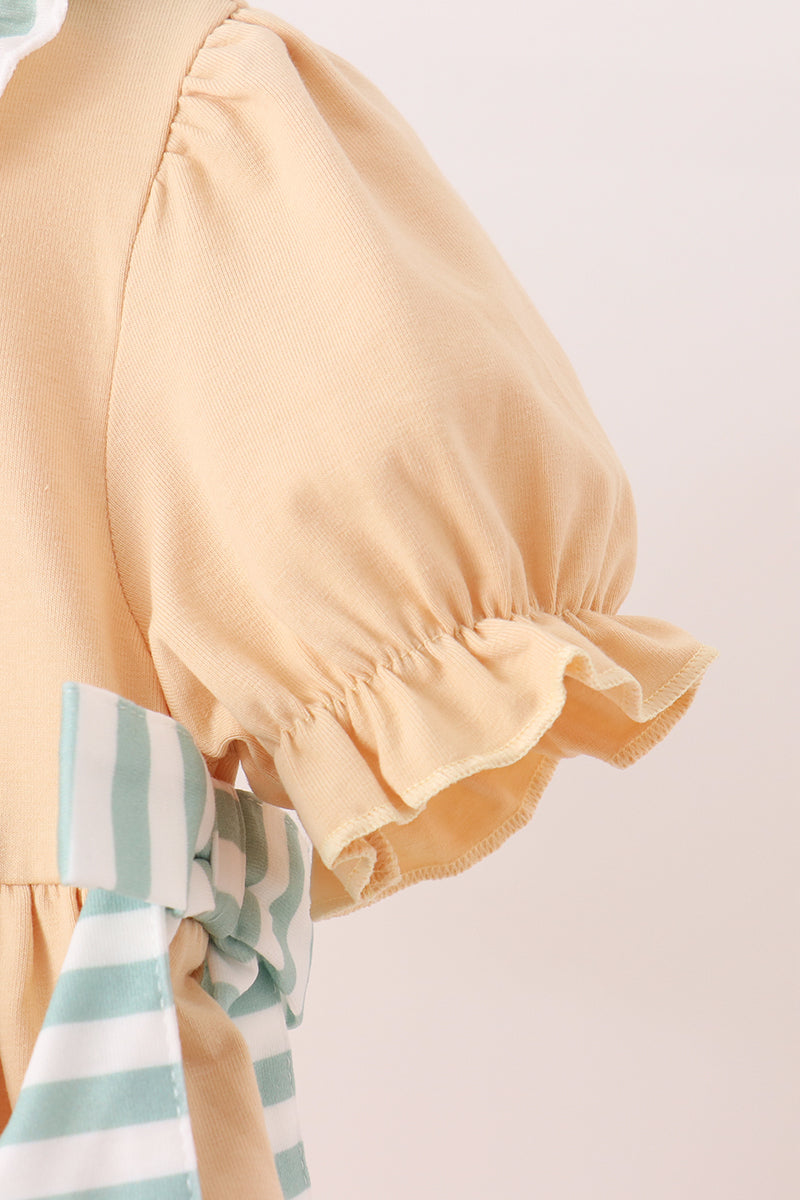  Aaria Tees