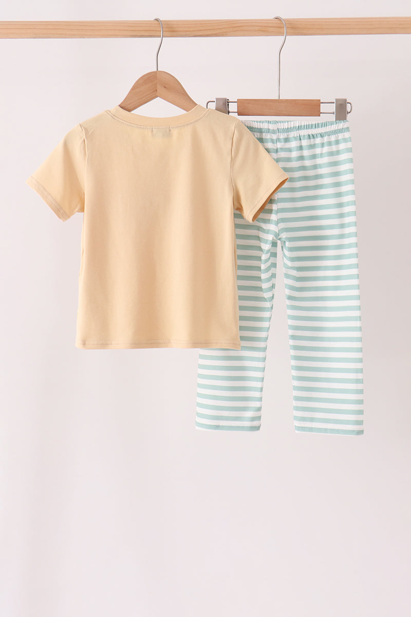  Aaria Tees