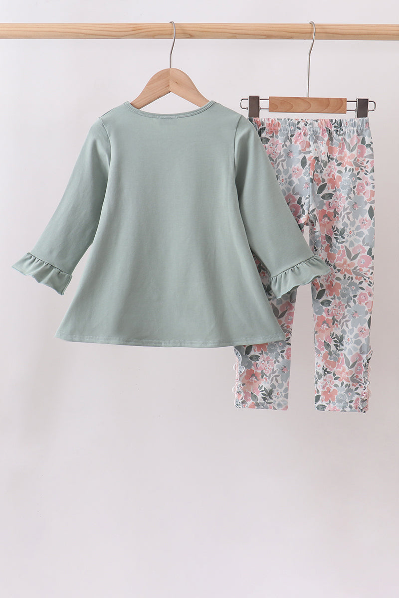  Aaria Tees
