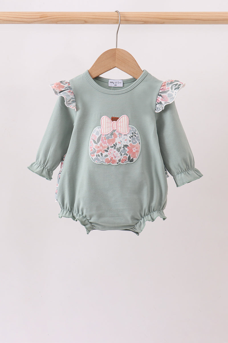  Aaria Tees
