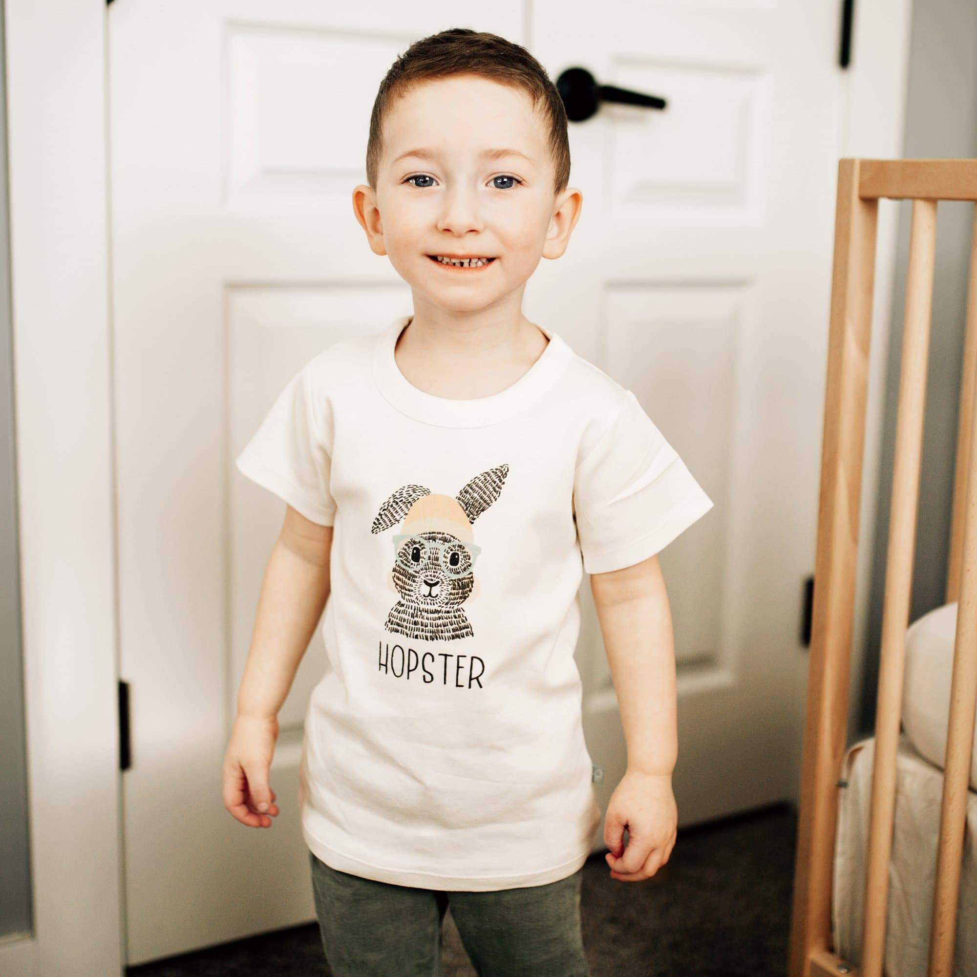 graphic tee | hopster - Aaria Tees Aaria Tees
