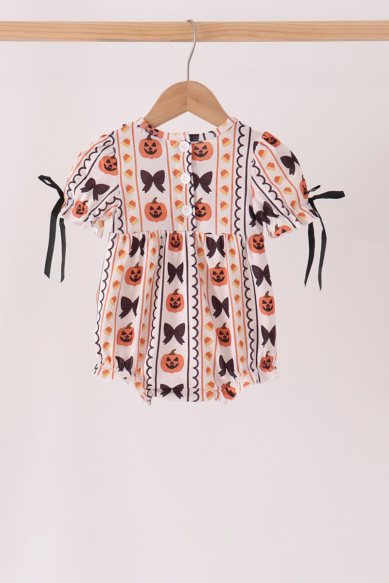  Aaria Tees
