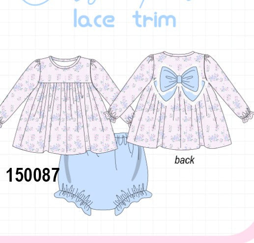  Aaria Tees
