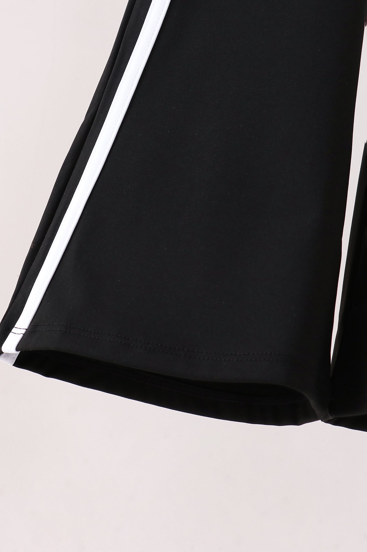  Aaria Tees