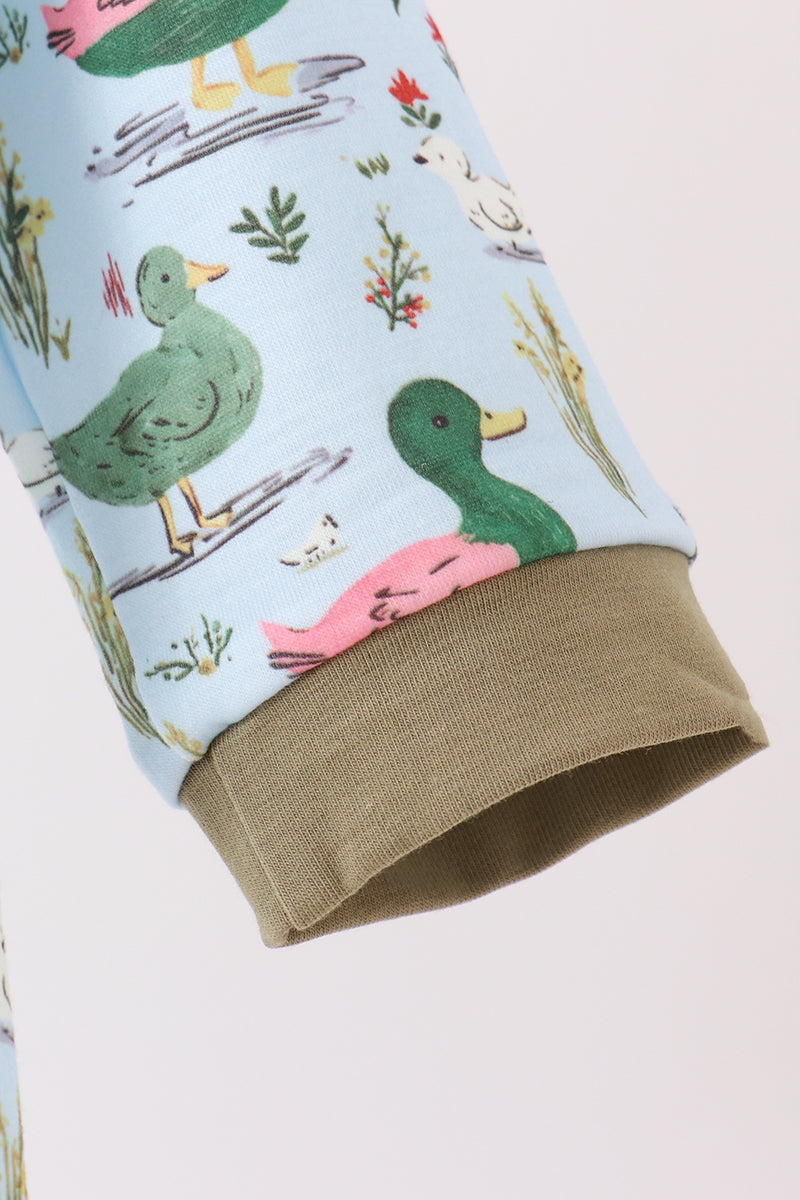  Aaria Tees