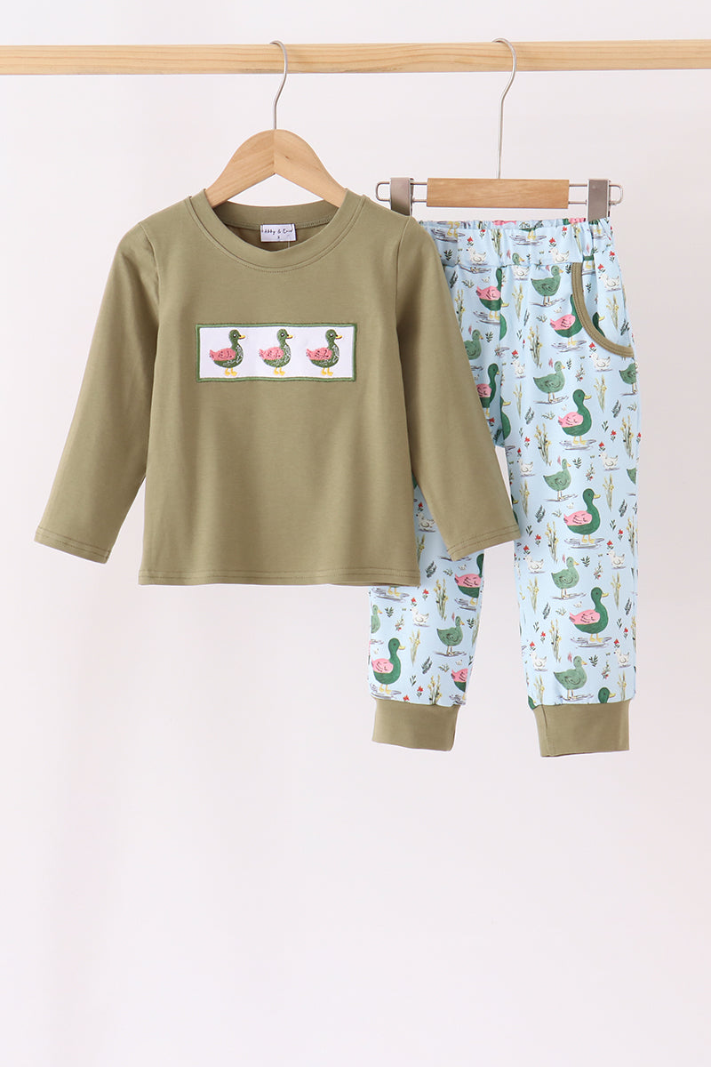  Aaria Tees