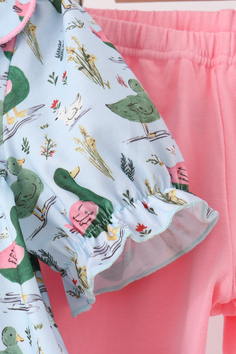  Aaria Tees