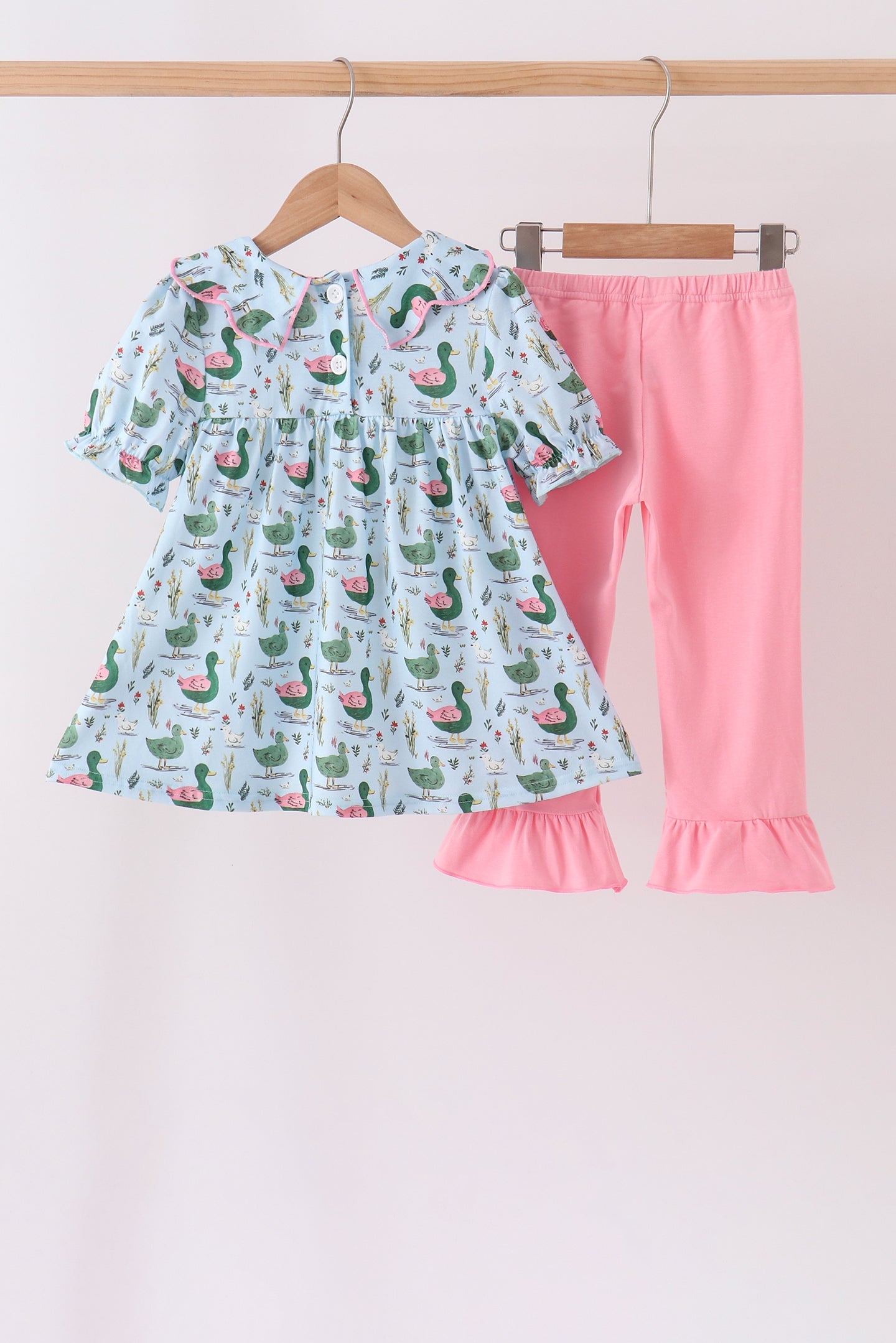  Aaria Tees