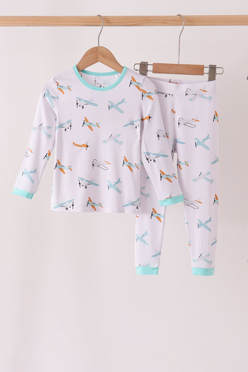  Aaria Tees