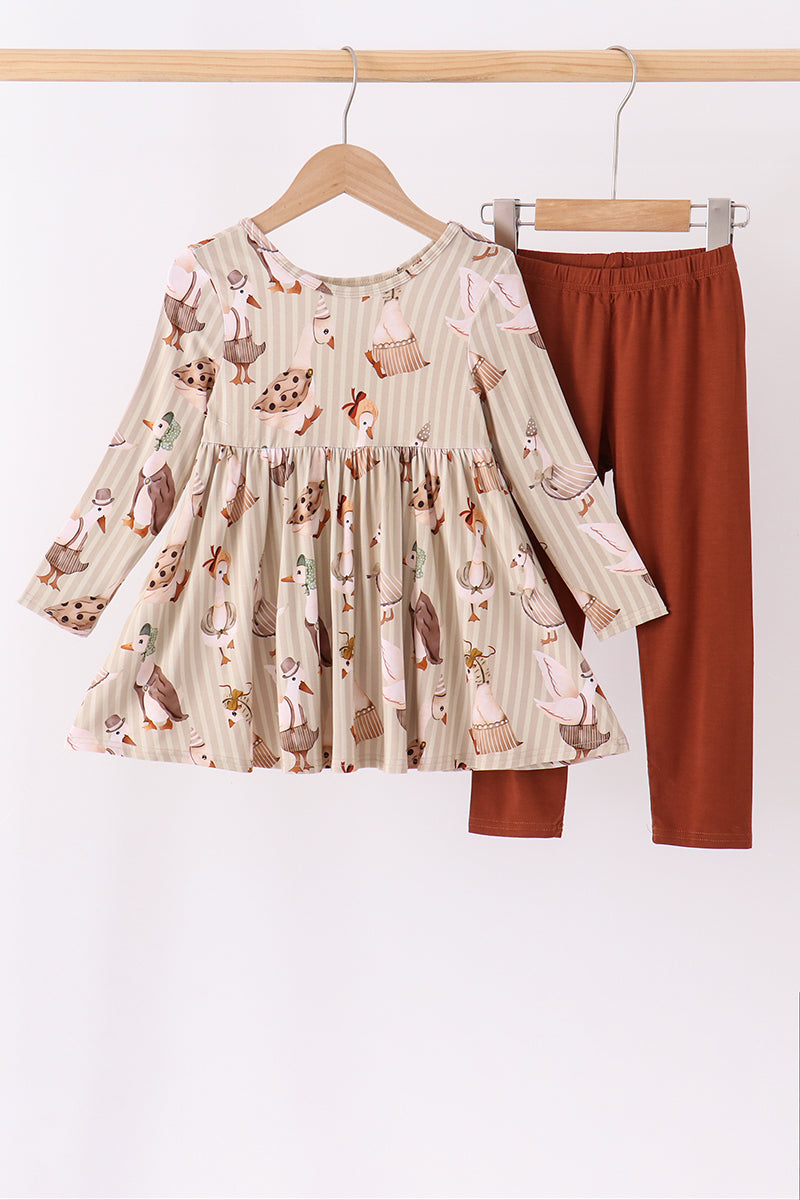  Aaria Tees
