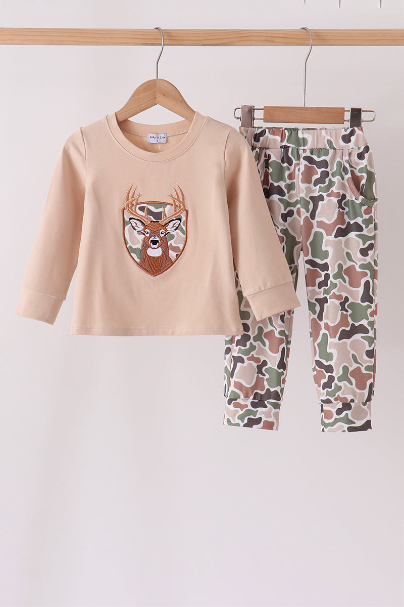  Aaria Tees