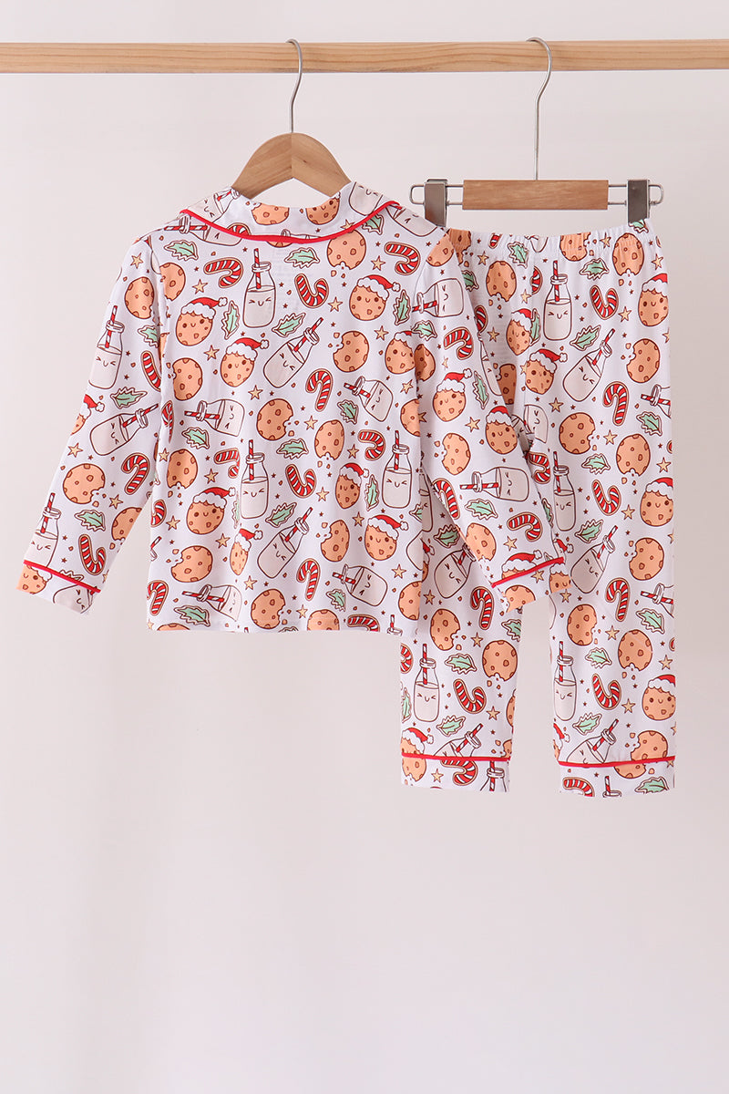  Aaria Tees