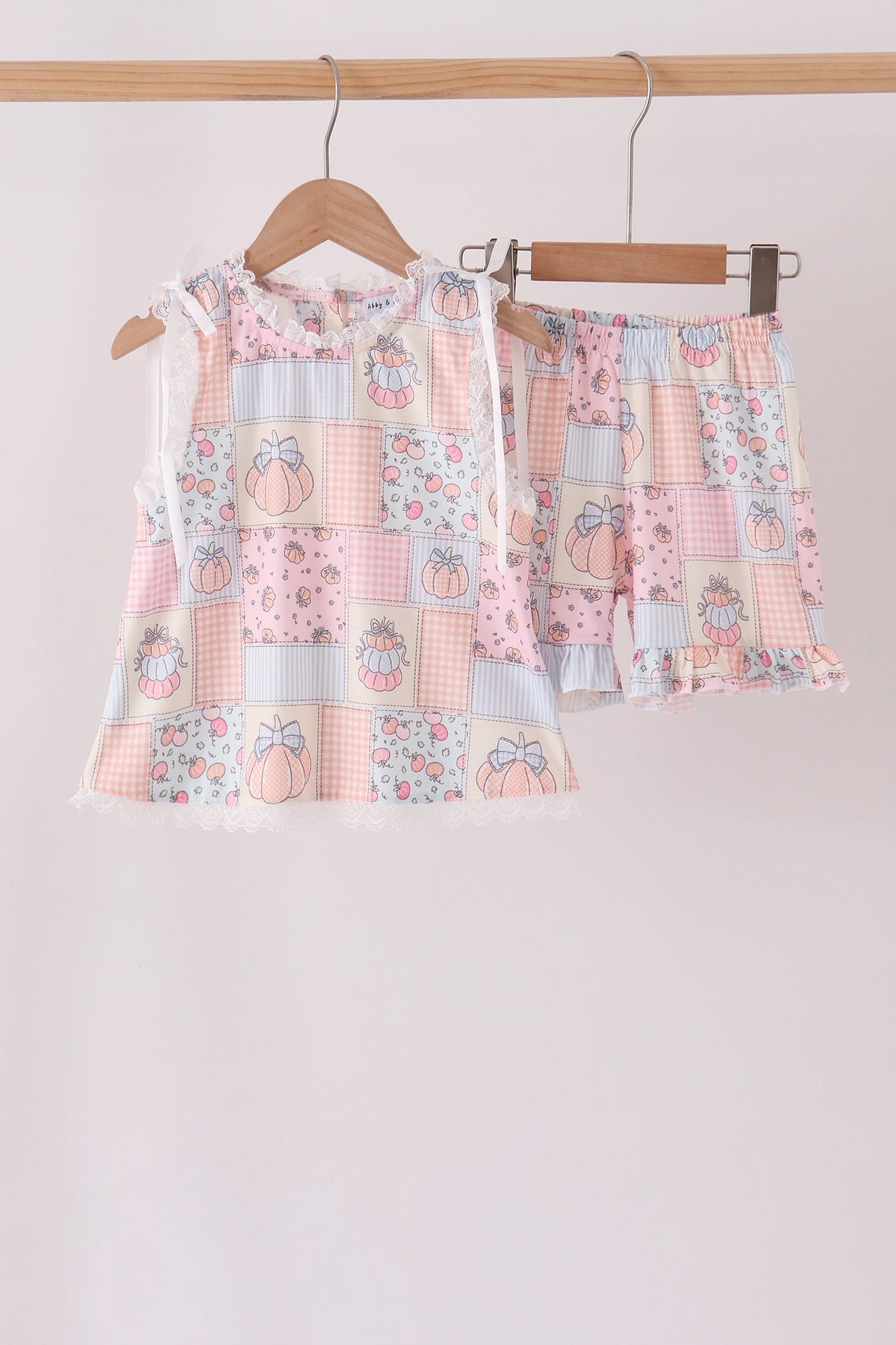 Pink pumpkin ruffle shorts set - Aaria Tees