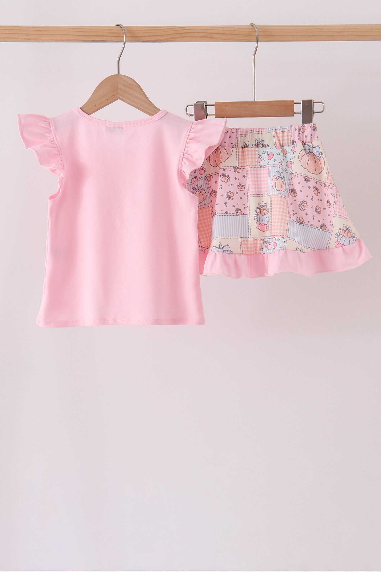  Aaria Tees