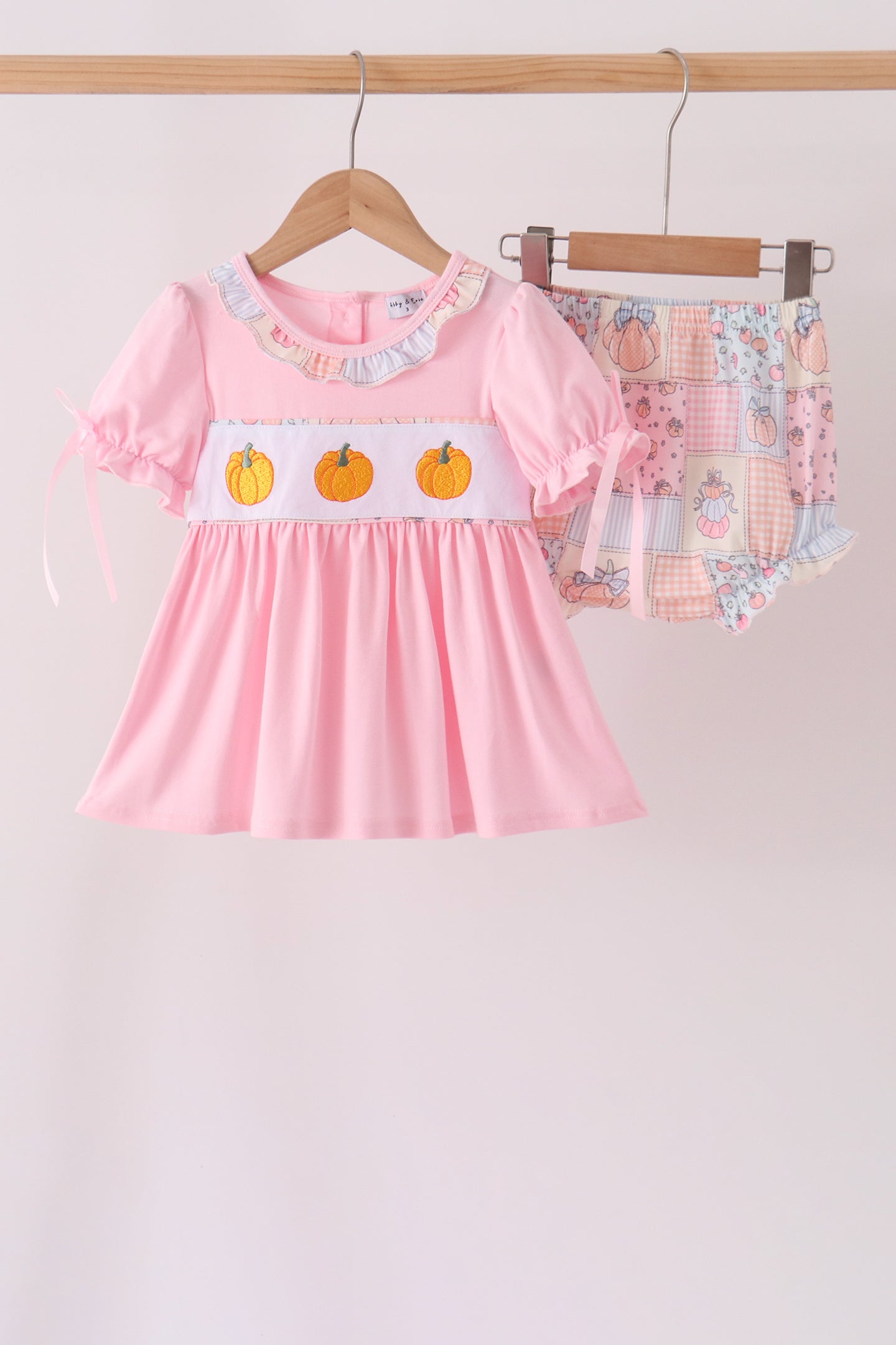  Aaria Tees
