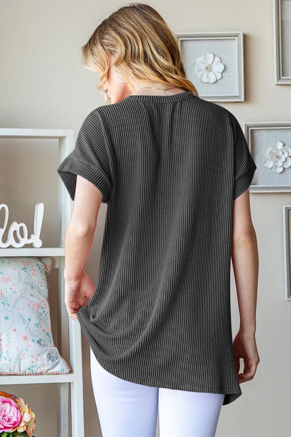 1d7eecbc-28a9-4b5a-b191-bb1b3a37bb63-Max Aaria Tees