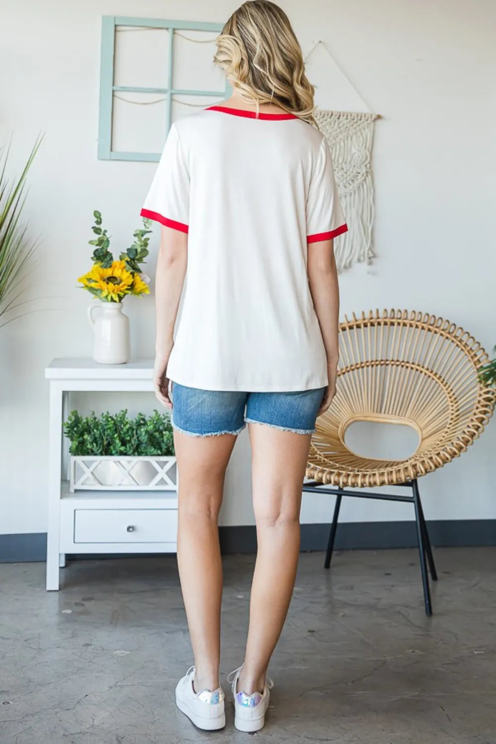25ac3946-a621-4186-b814-da26536905f4-Max Aaria Tees