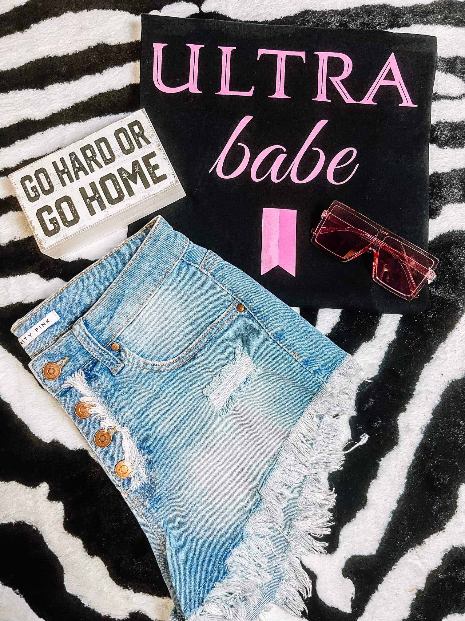 Ultra Babe Western Graphic Tee - Aaria Tees Aaria Tees