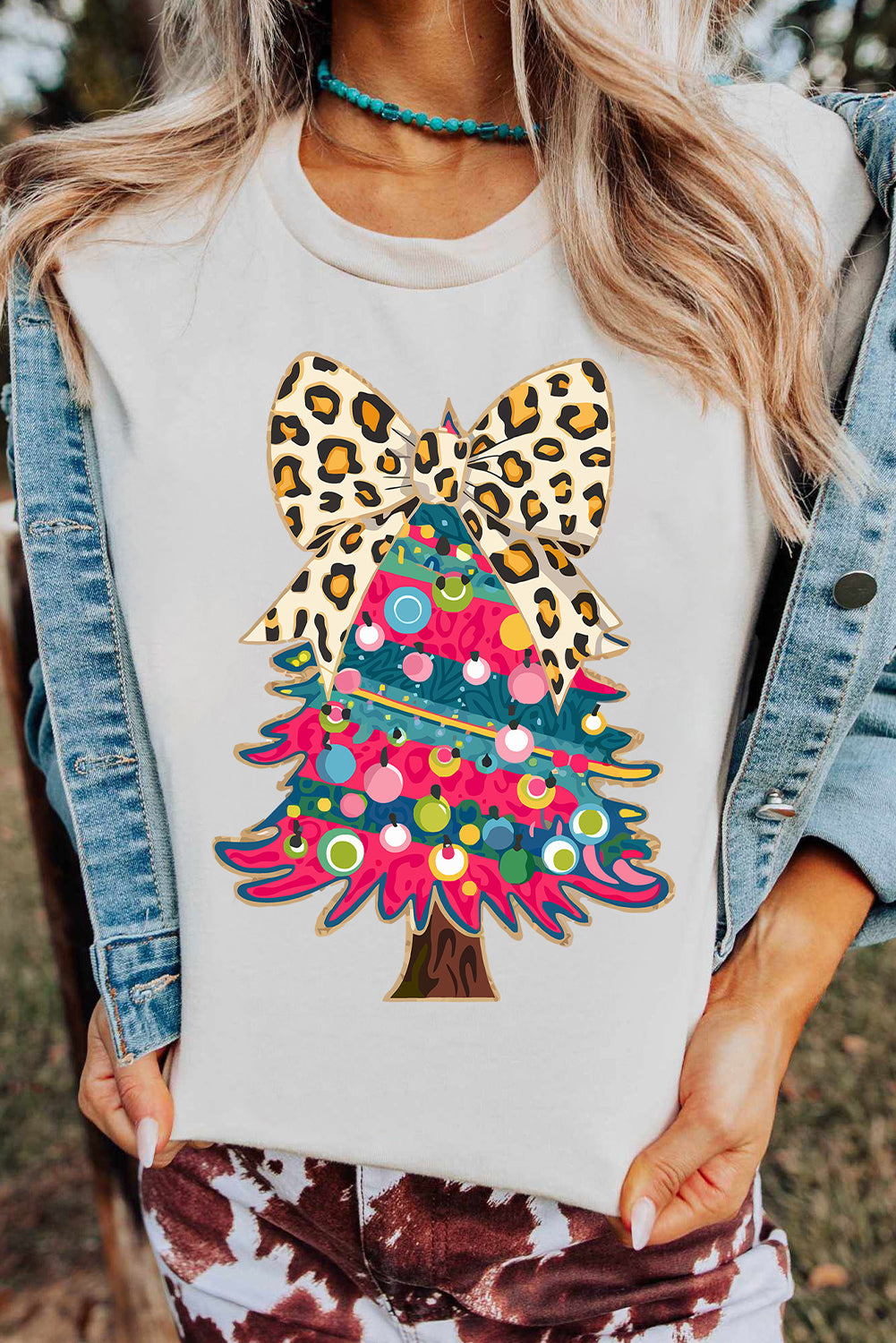 White Leopard Bow Décor Christmas Tree Graphic Crew Neck Tee - Aaria Tees Aaria Tees