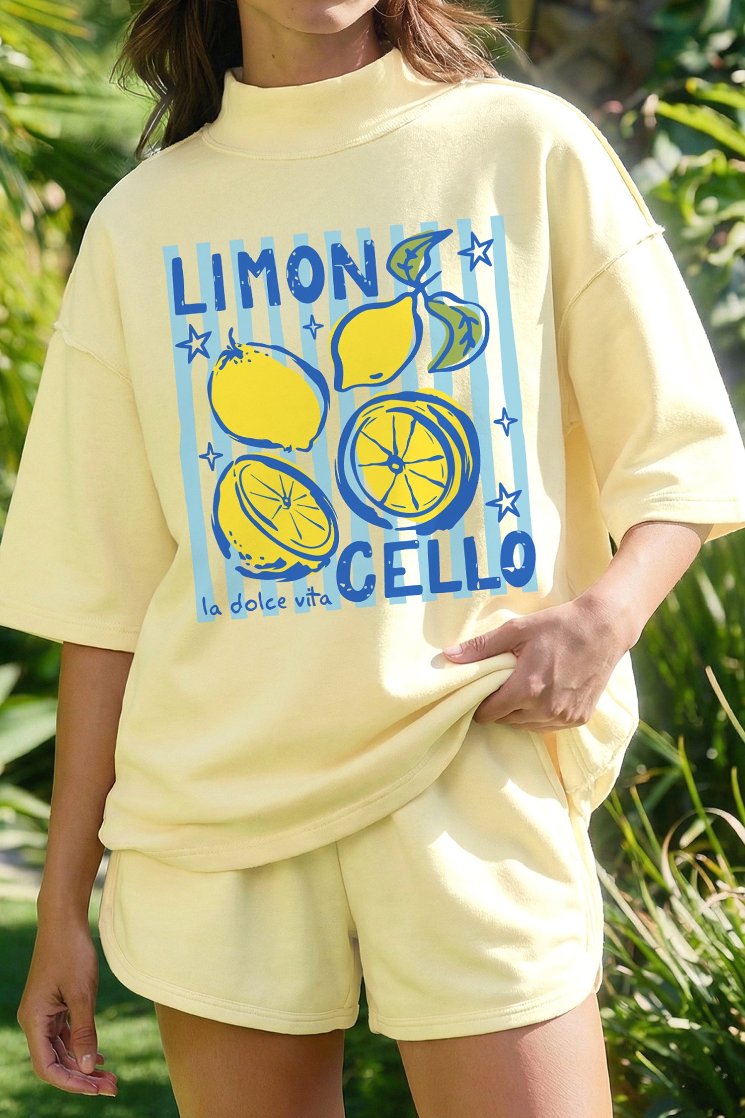  Aaria Tees