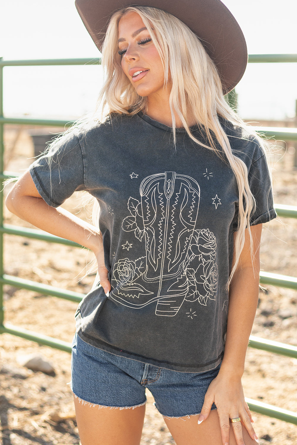  Aaria Tees