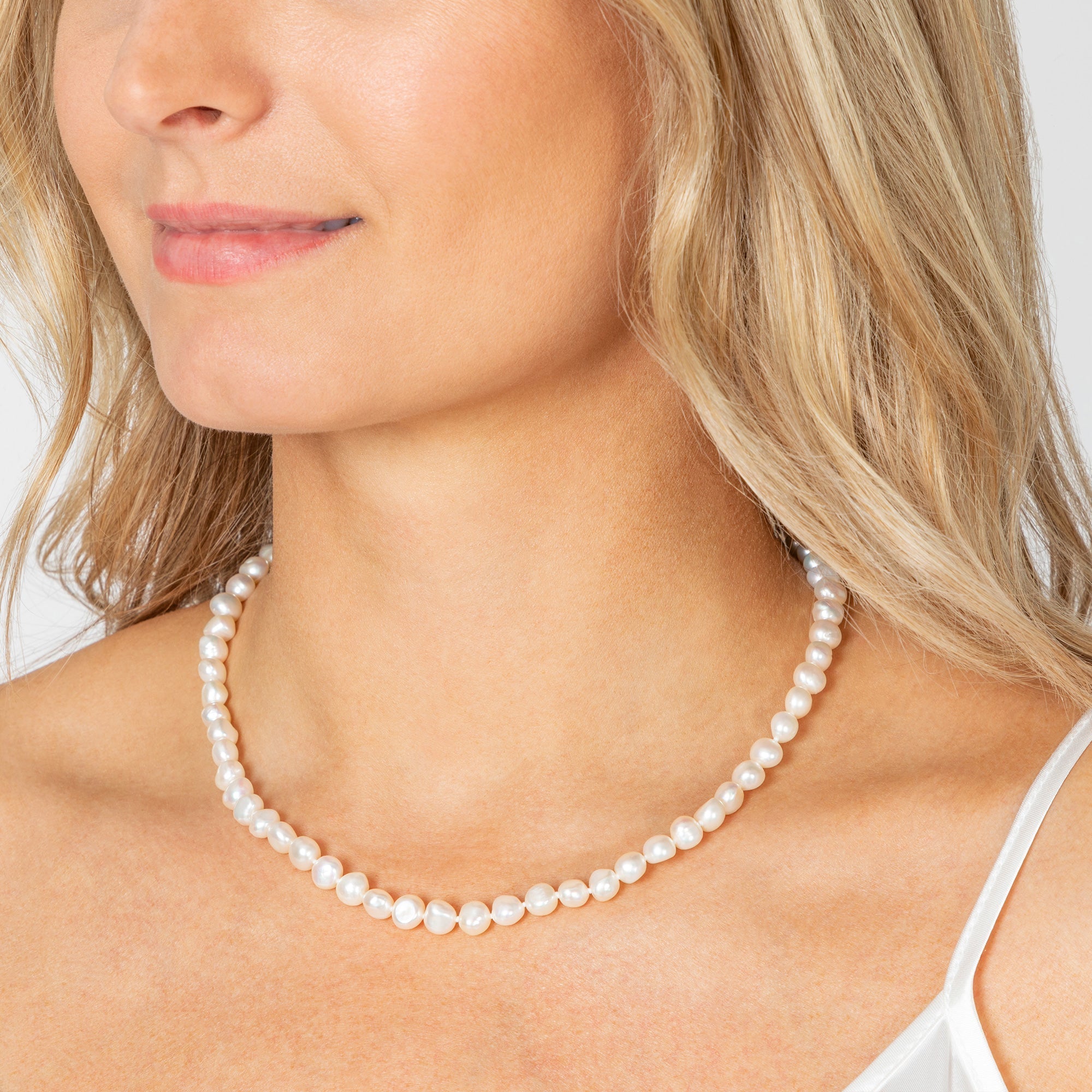 Simple Beauty Pearl Rope Necklace - Aaria Tees Aaria Tees