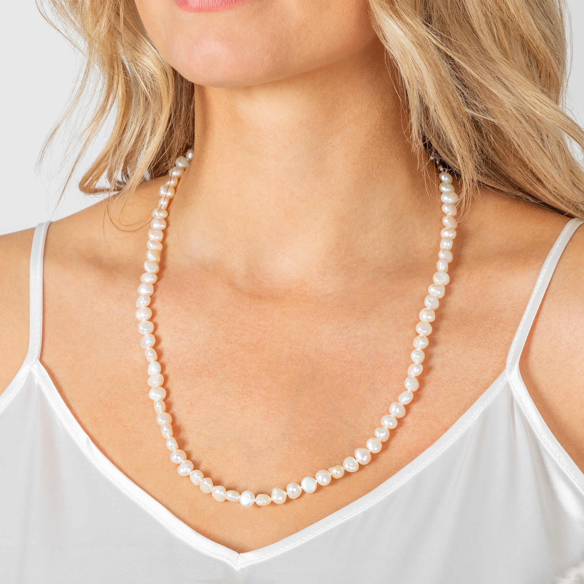 Simple Beauty Pearl Rope Necklace - Aaria Tees Aaria Tees