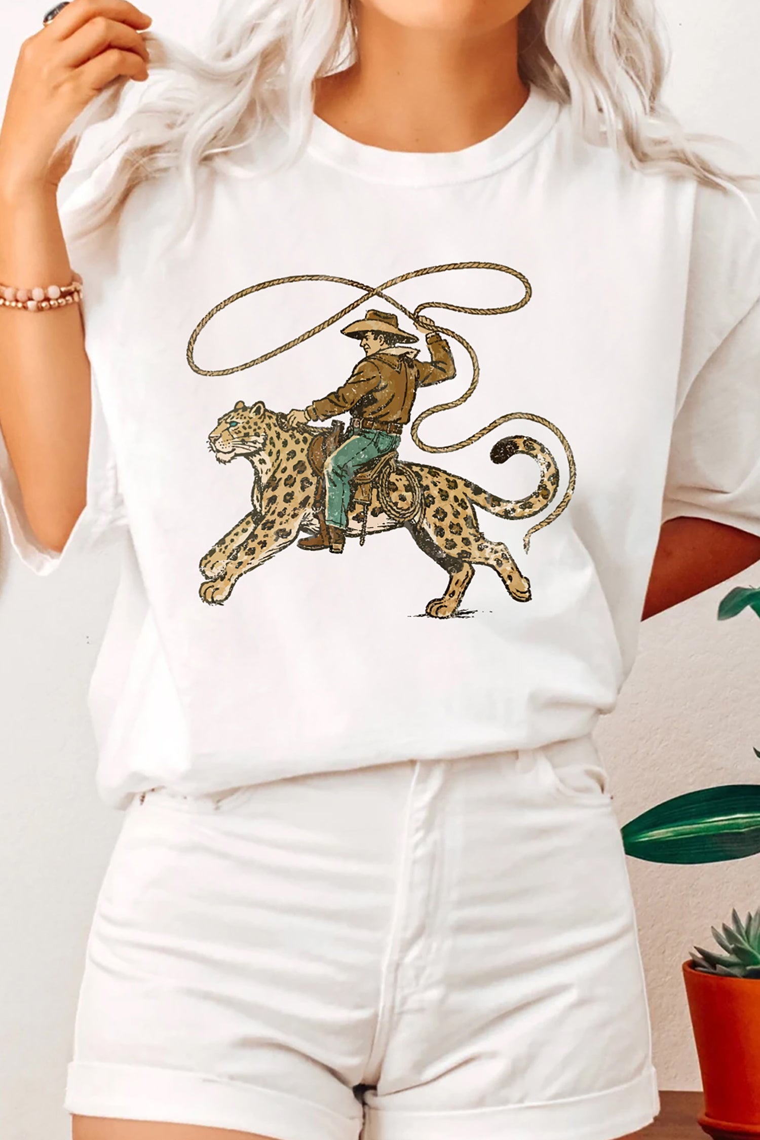  Aaria Tees