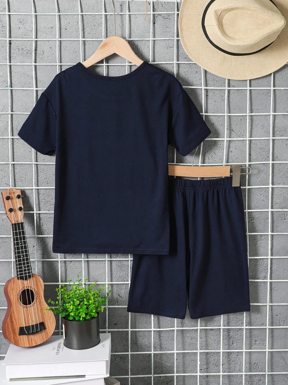  Aaria Tees