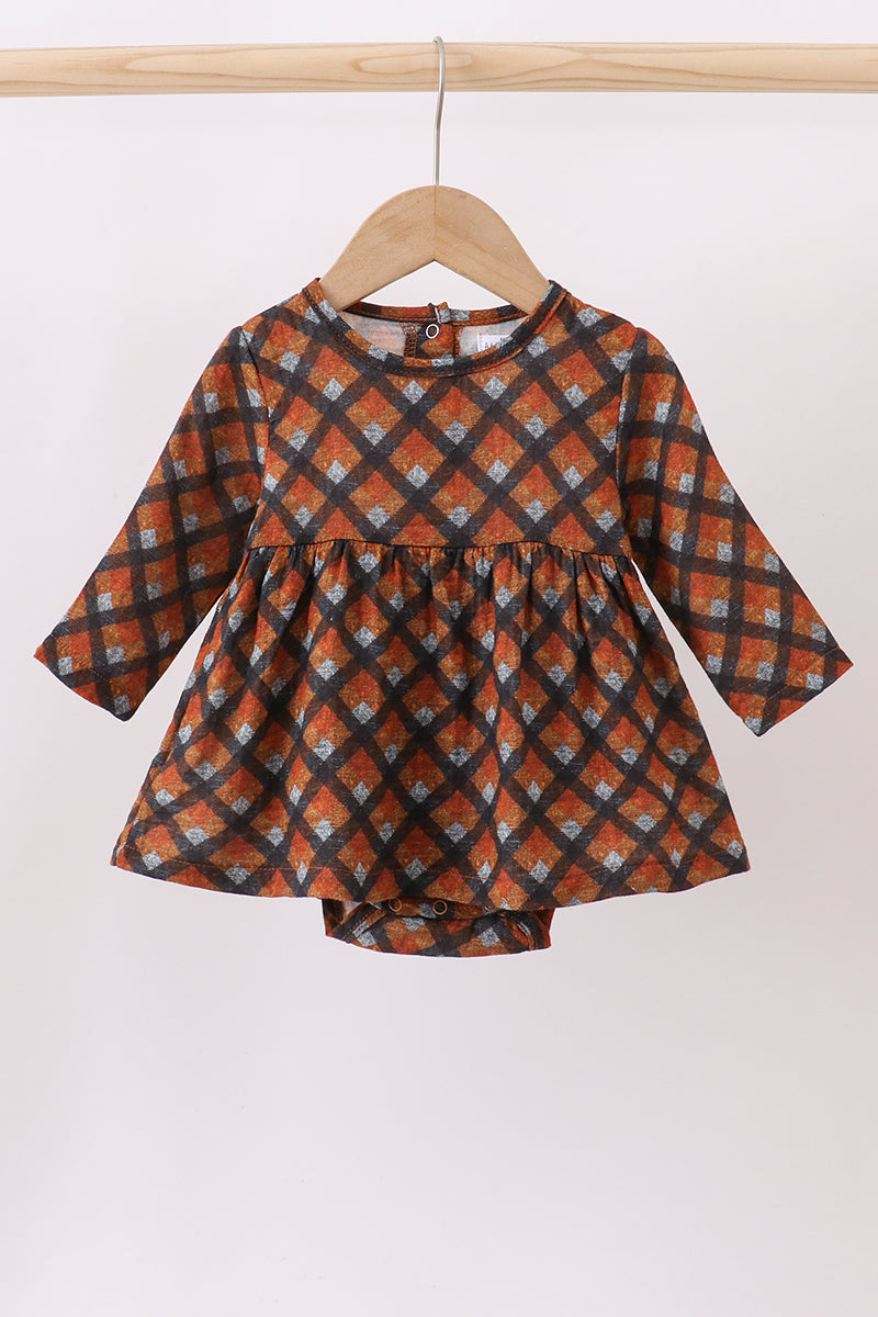  Aaria Tees