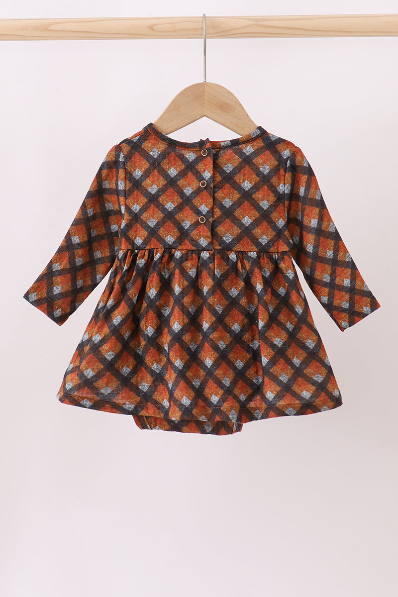  Aaria Tees