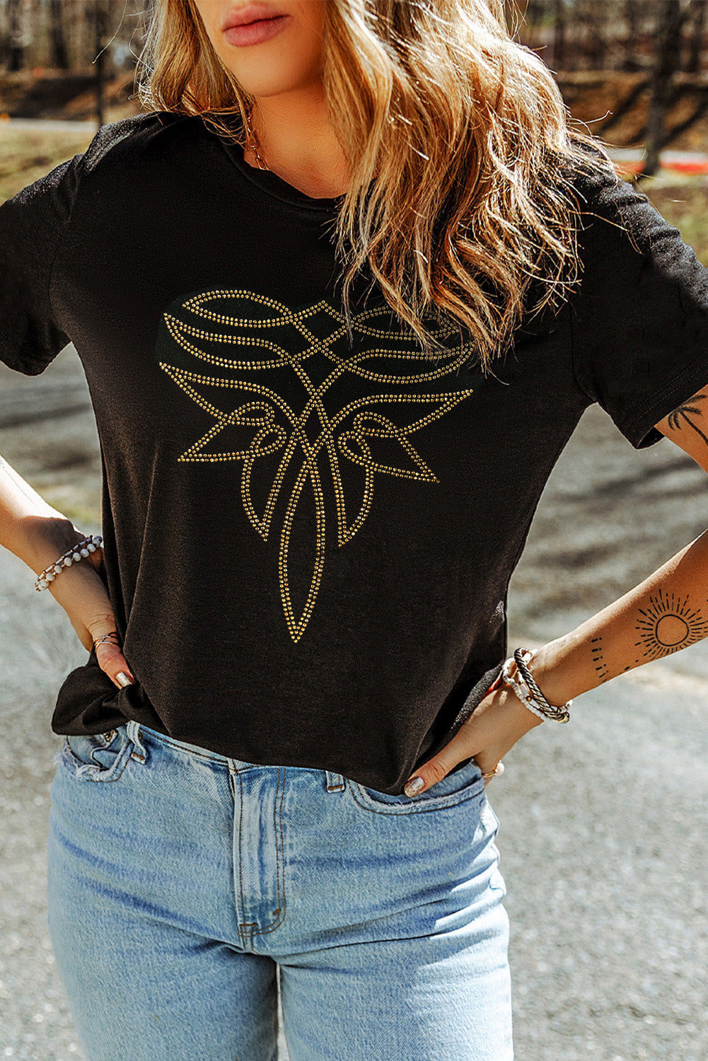  Aaria Tees