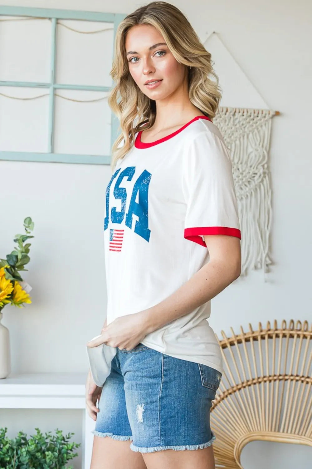 7ca8823e-4758-45ee-8f67-10816408ffd8-Max Aaria Tees