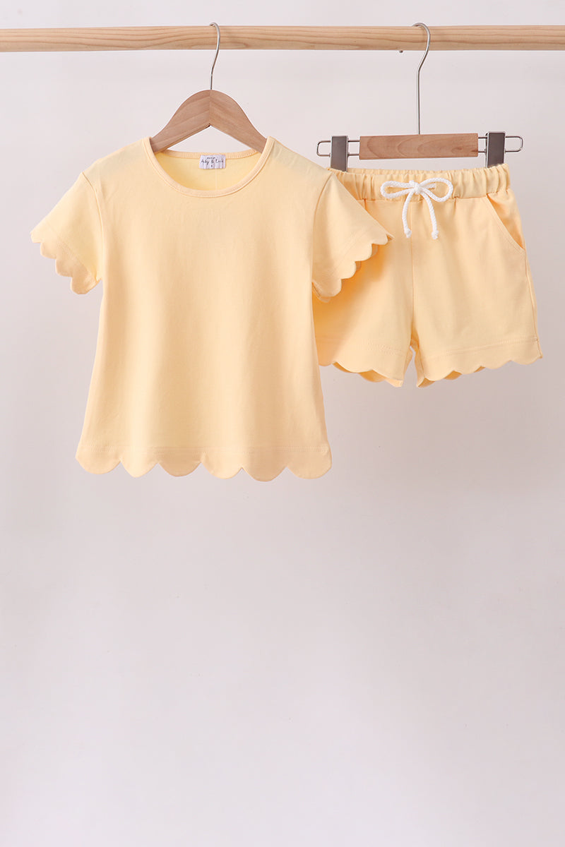  Aaria Tees