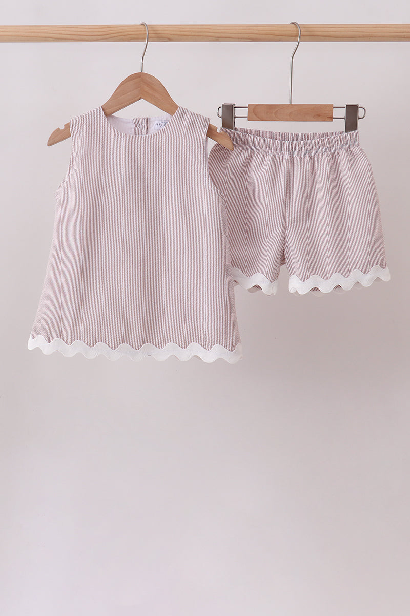  Aaria Tees